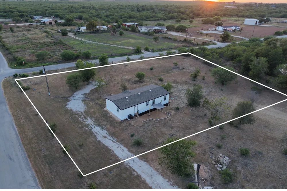 30 Tower Rd Road Lockhart, TX 78644