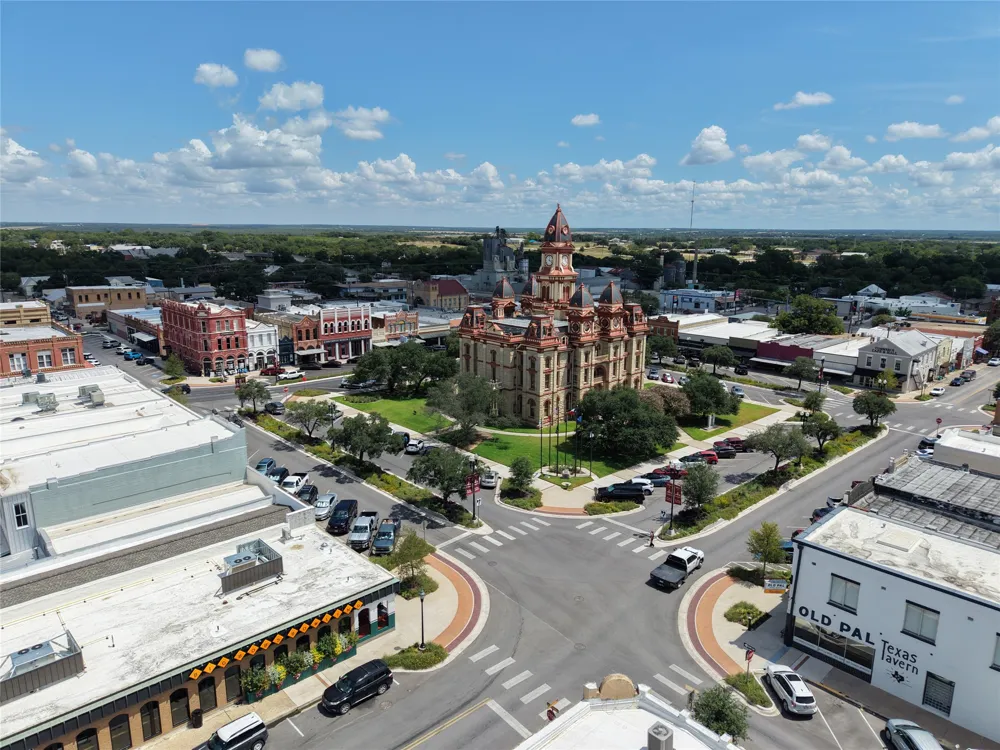 30 Tower Rd Road Lockhart, TX 78644