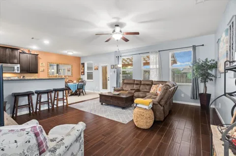 1476 Treeta Trail