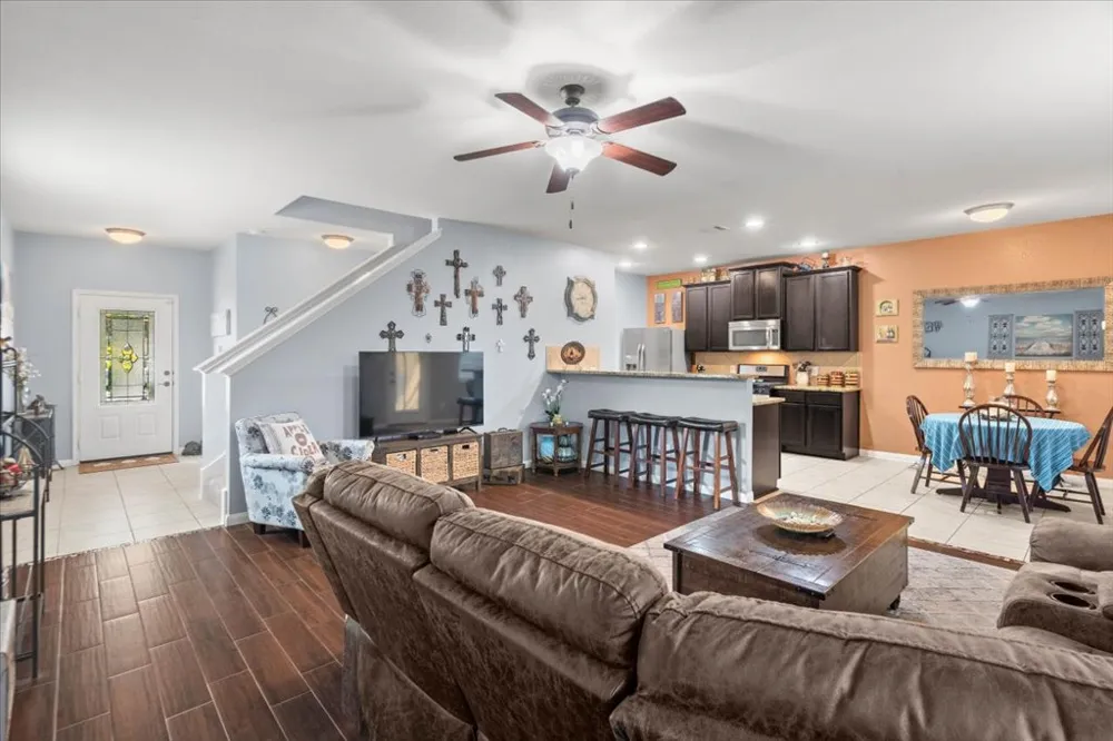 1476 Treeta Trail Kyle, TX 78640