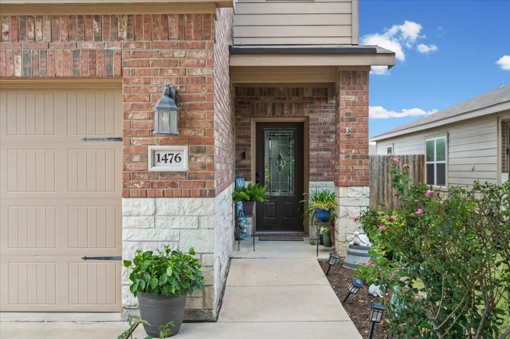 1476 Treeta Trail Kyle, TX 78640