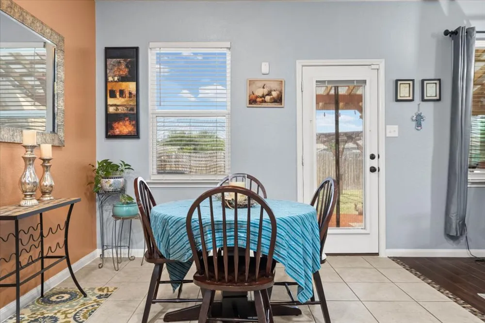 1476 Treeta Trail Kyle, TX 78640