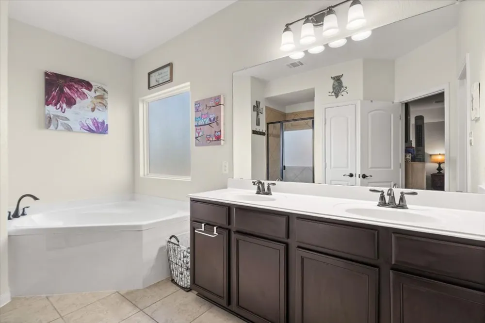 1476 Treeta Trail Kyle, TX 78640