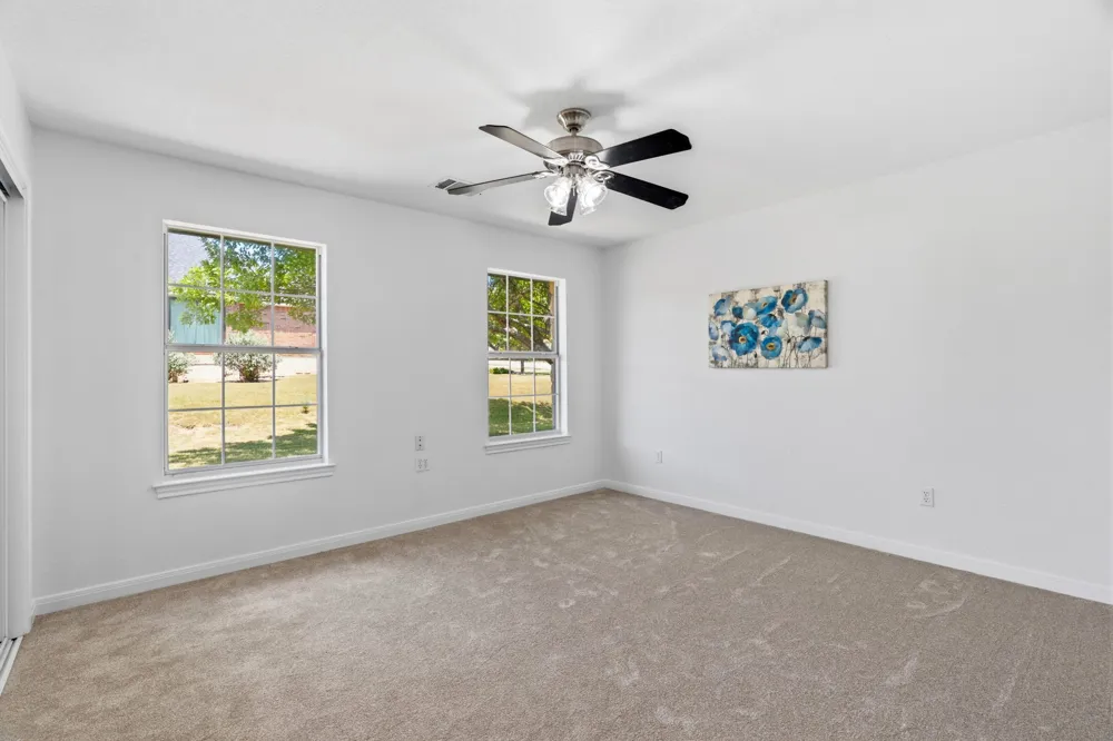 207 Meadow Oaks Drive Dripping Springs, TX 78620