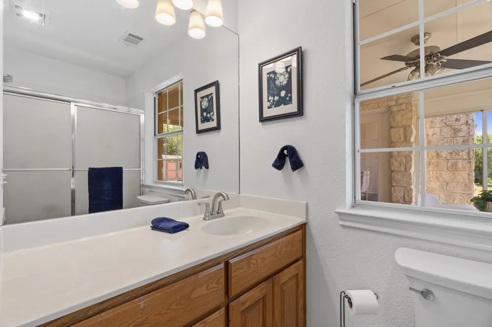 207 Meadow Oaks Drive Dripping Springs, TX 78620