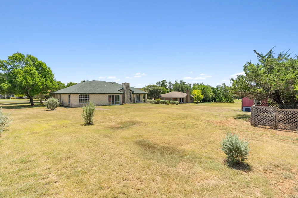 207 Meadow Oaks Drive Dripping Springs, TX 78620