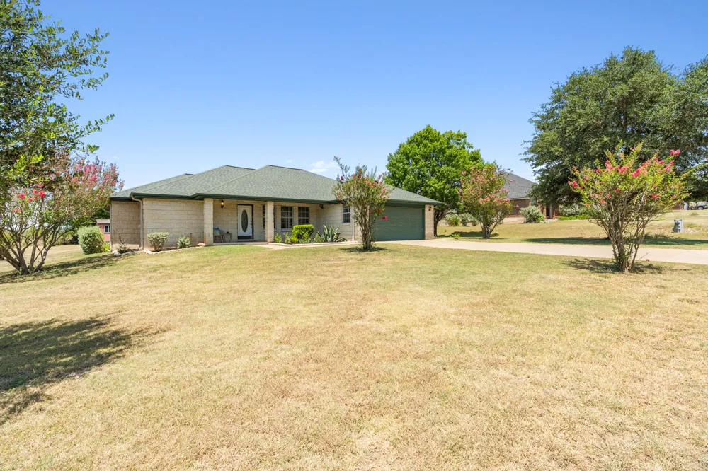 207 Meadow Oaks Drive Dripping Springs, TX 78620