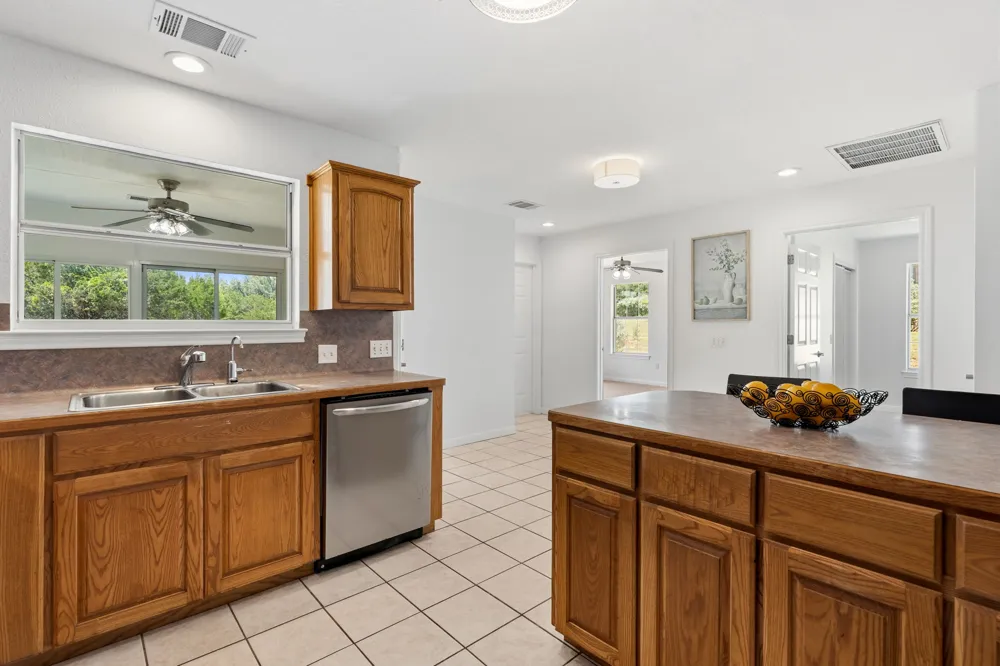 207 Meadow Oaks Drive Dripping Springs, TX 78620