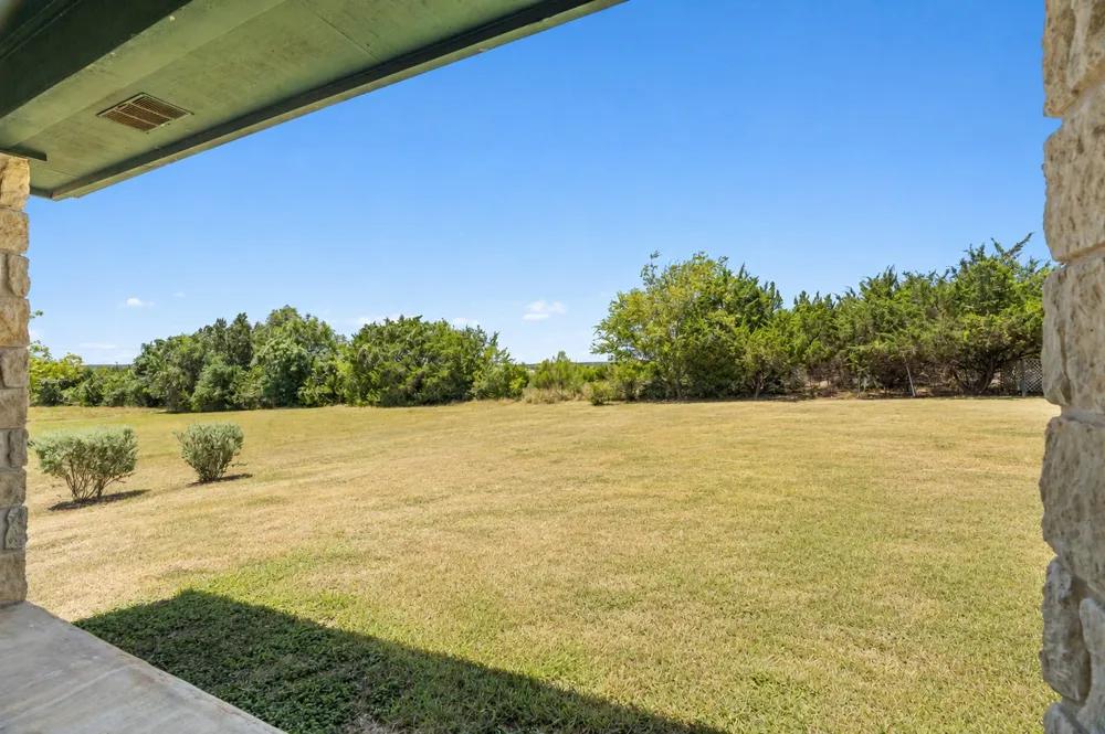 207 Meadow Oaks Drive Dripping Springs, TX 78620