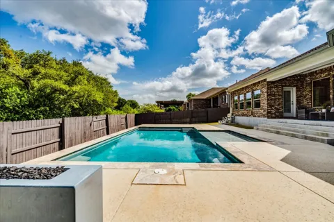 221 Clearwater Way