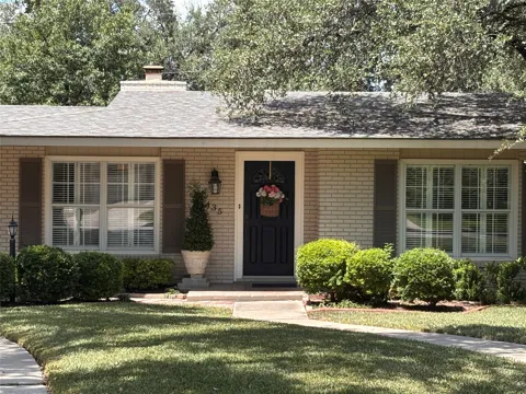 435 Forrest Hill Drive