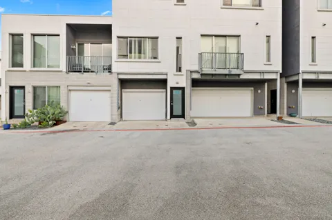 4801 S. Congress Avenue #H2