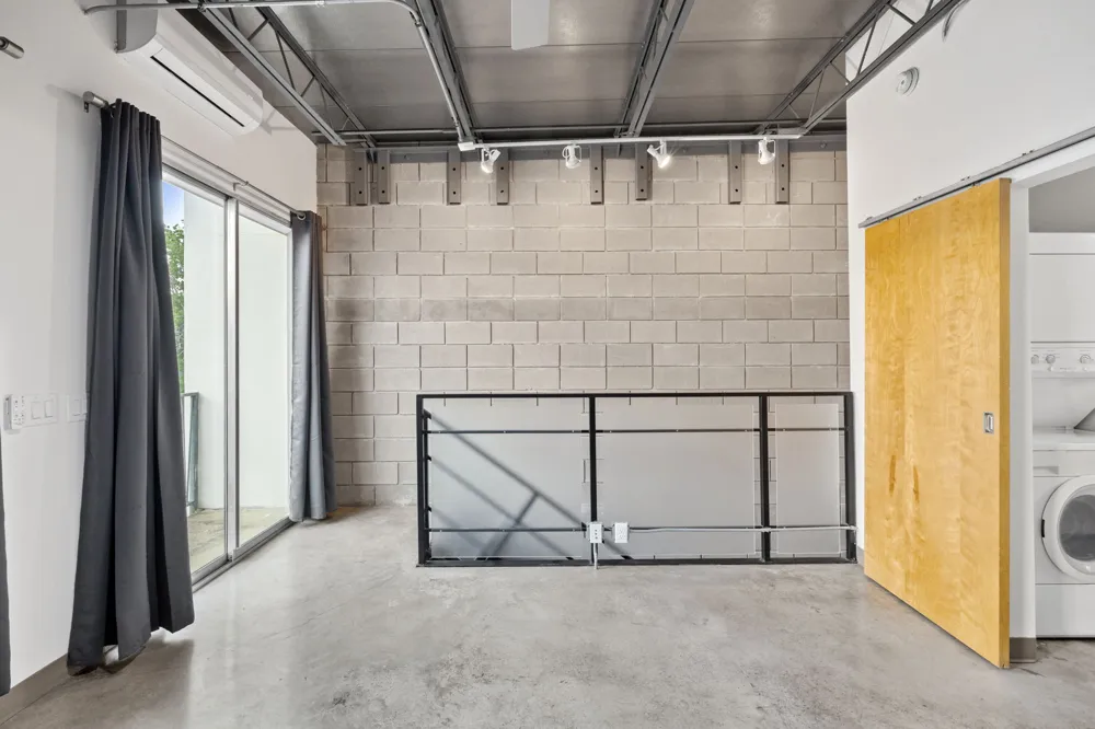4801 S. Congress Avenue #H2 Austin, TX 78745