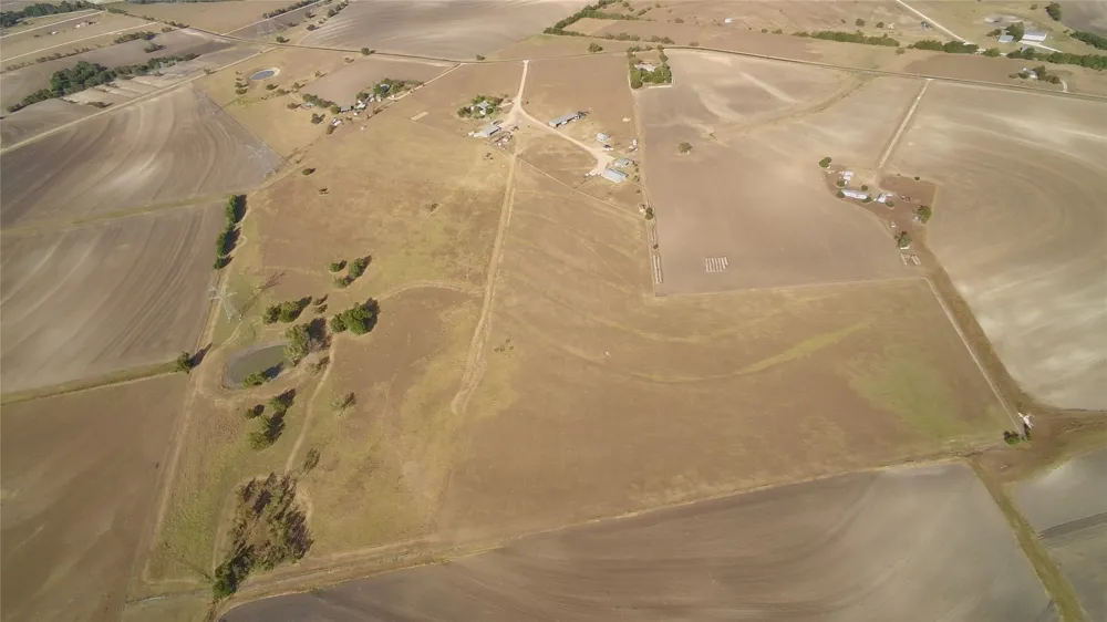 1351 CR 320 Granger, TX 76530