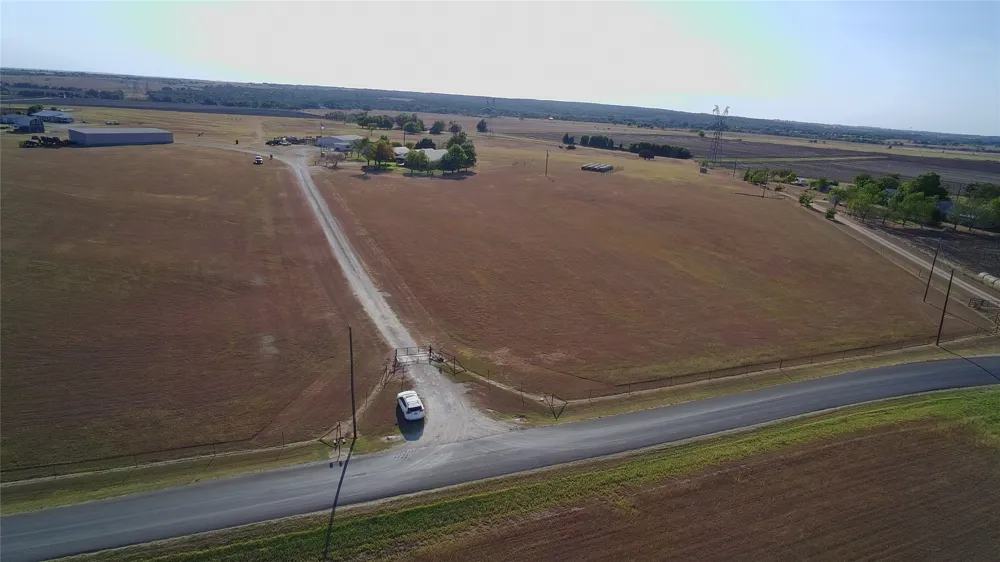 1351 CR 320 Granger, TX 76530