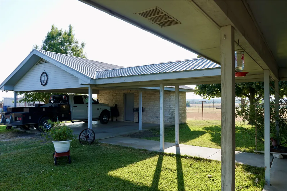 1351 CR 320 Granger, TX 76530