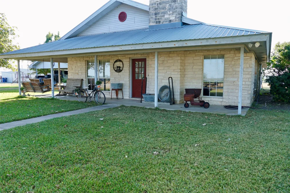 1351 CR 320 Granger, TX 76530