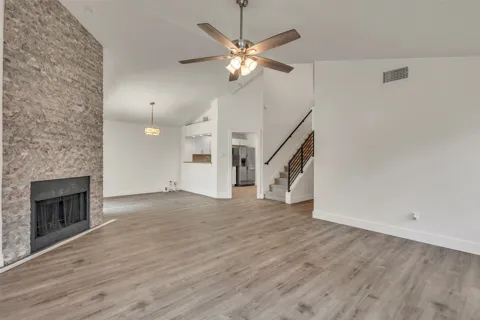 12312 Yarmont Way