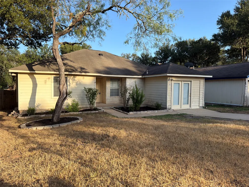 103 Mockingbird Circle Cedar Creek, TX 78612