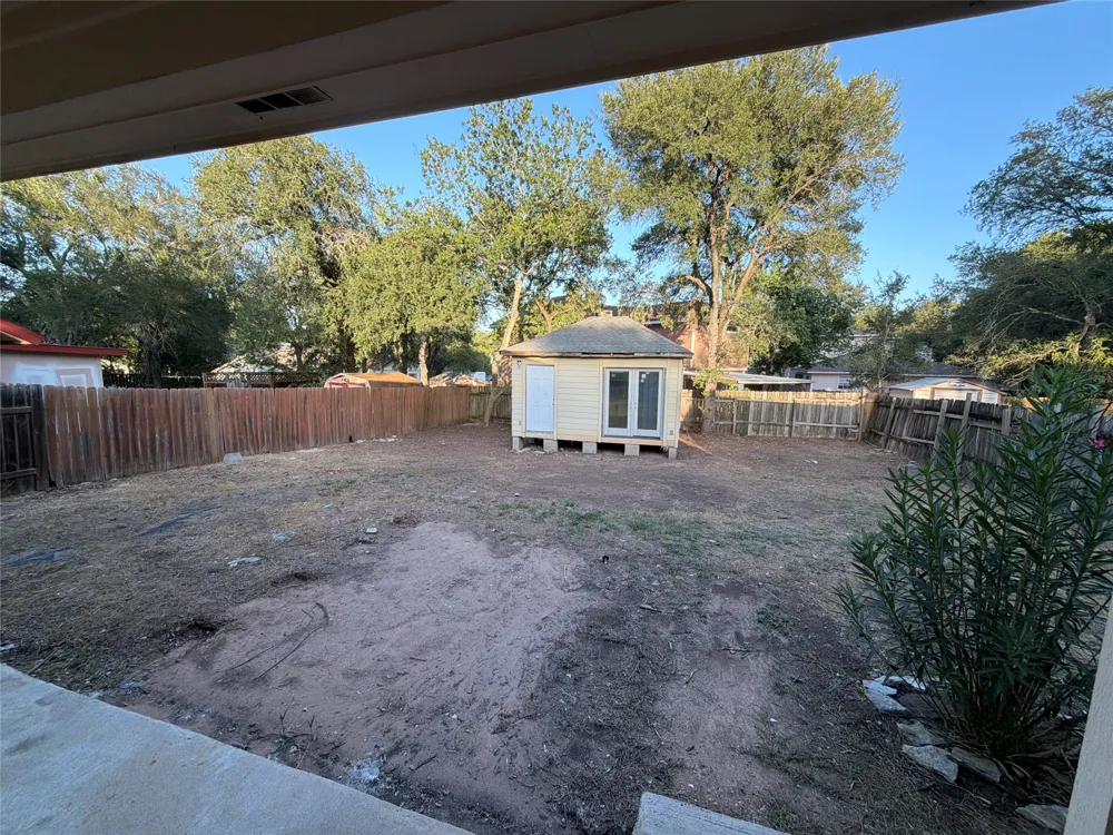 103 Mockingbird Circle Cedar Creek, TX 78612