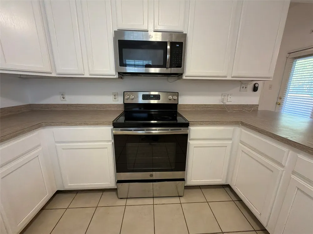 103 Mockingbird Circle Cedar Creek, TX 78612