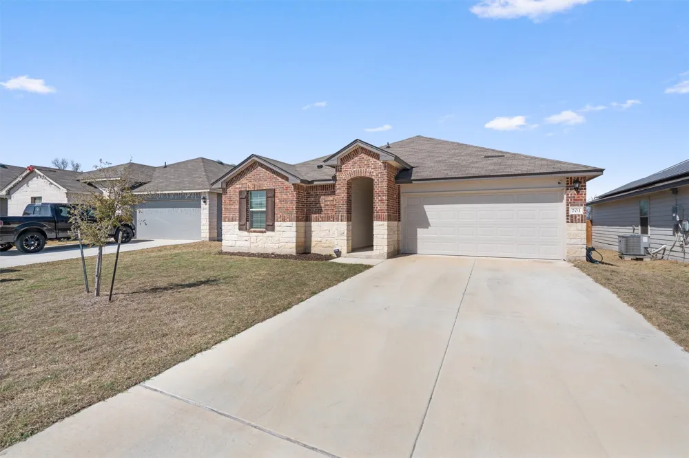 701 Taggart Trail Jarrell, TX 76537
