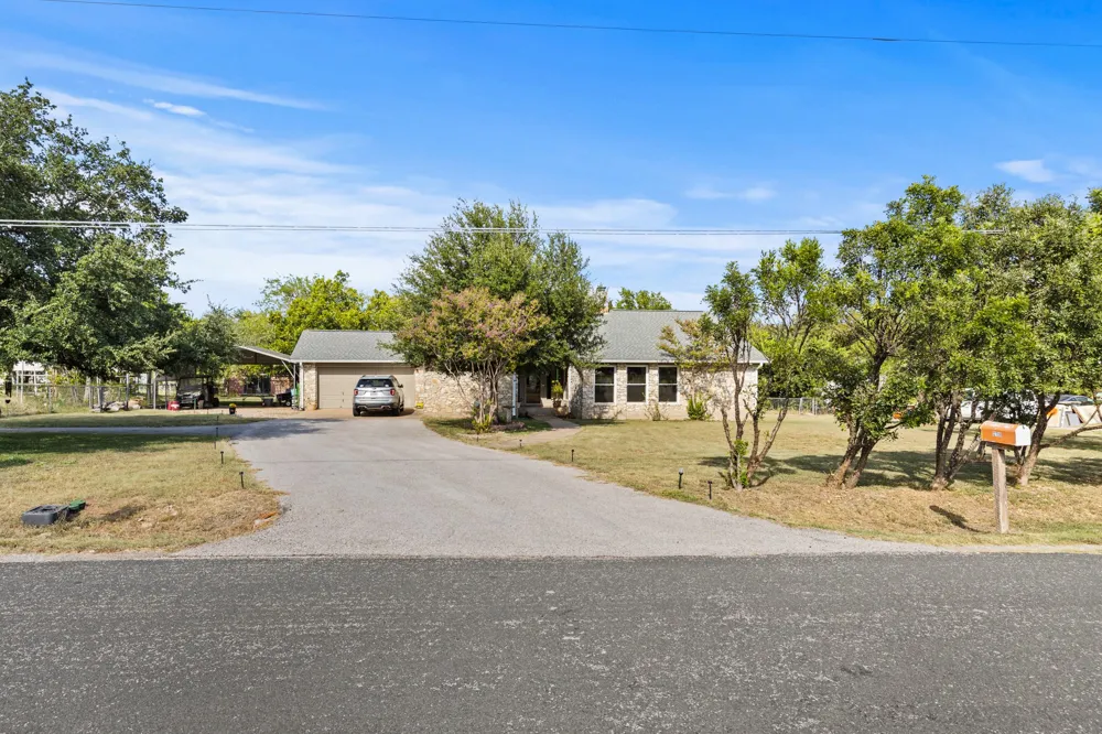 12709 Cholla Lane Manchaca, TX 78652