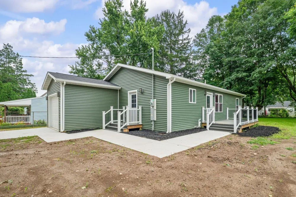 584 1st Court Niles, MI 49120