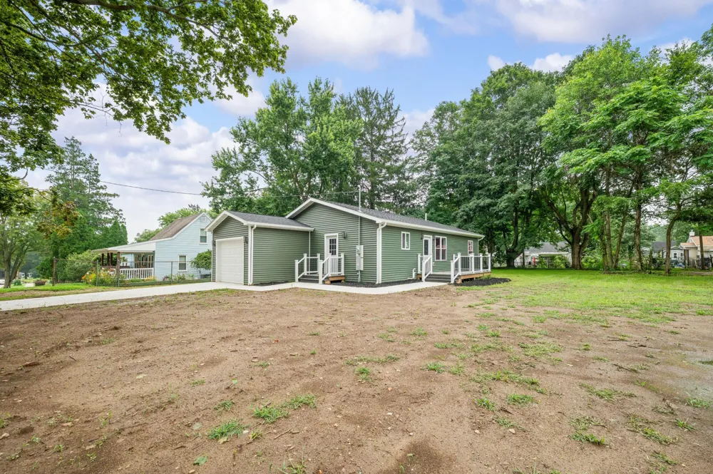 584 1st Court Niles, MI 49120