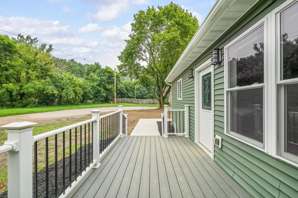 584 1st Court Niles, MI 49120