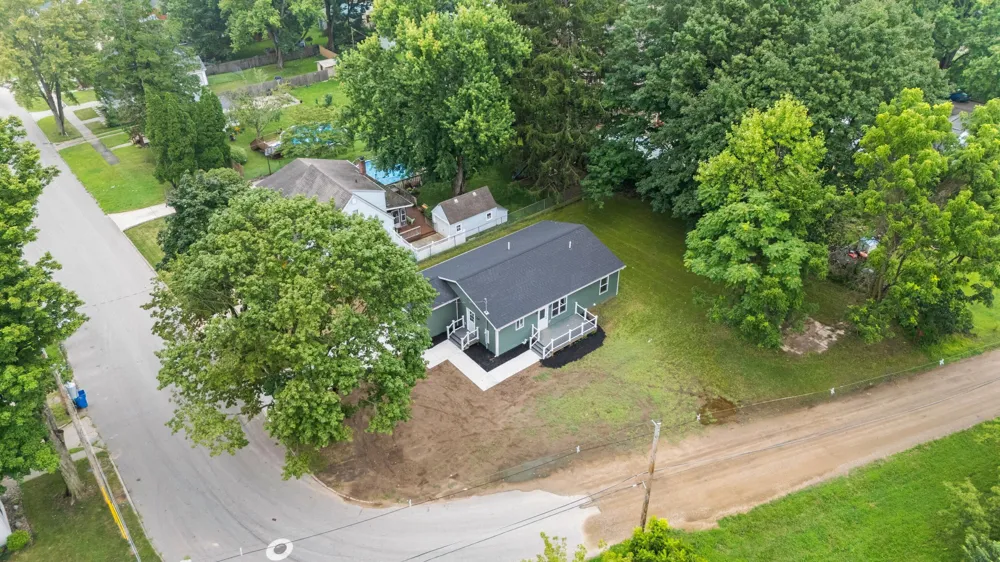 584 1st Court Niles, MI 49120
