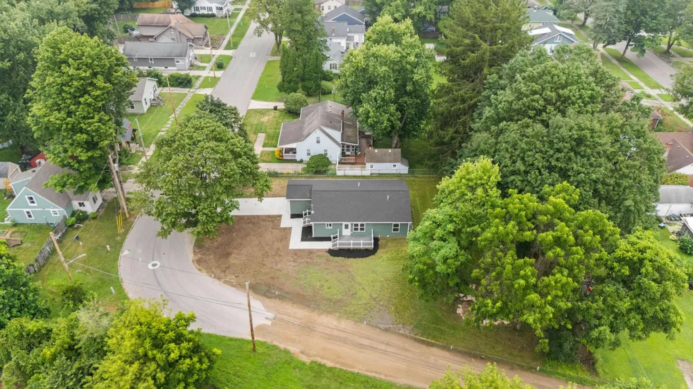 584 1st Court Niles, MI 49120