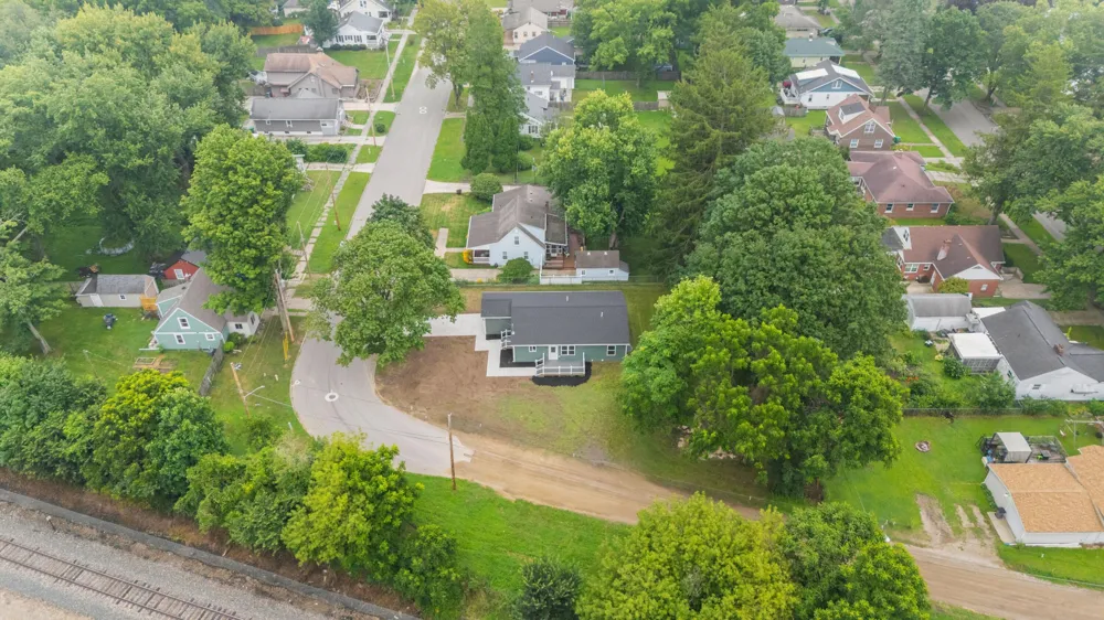 584 1st Court Niles, MI 49120