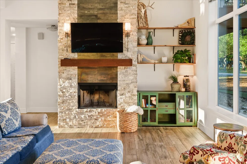 625 LAS COLINAS DRIVE Wimberley, TX 78676
