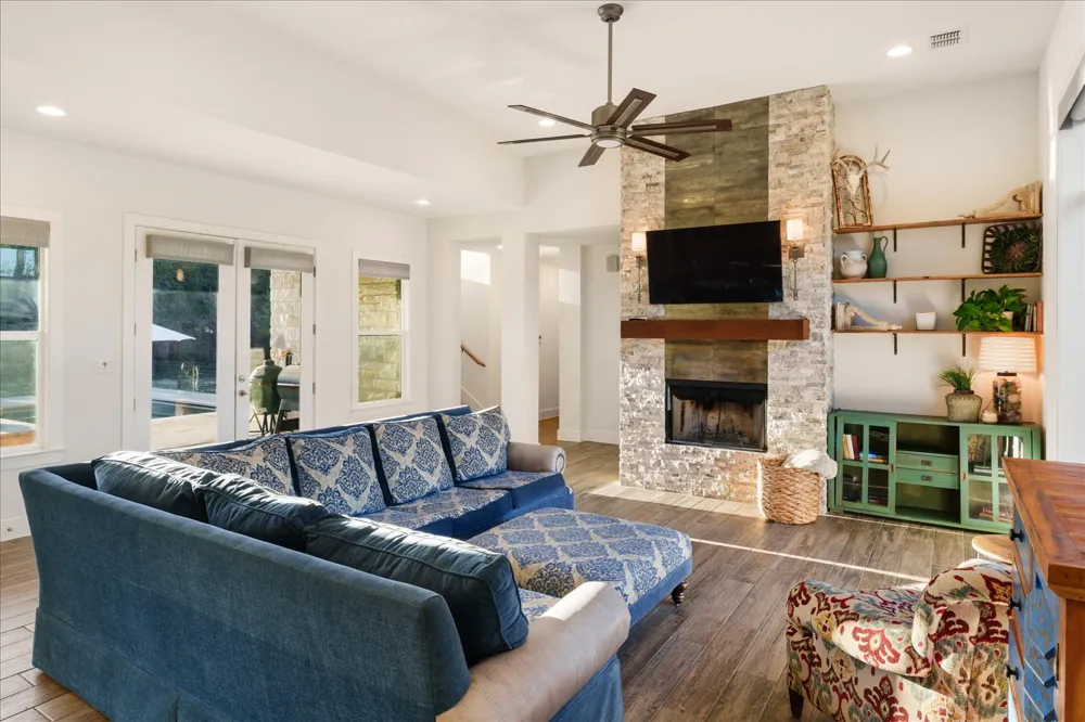 625 LAS COLINAS DRIVE Wimberley, TX 78676