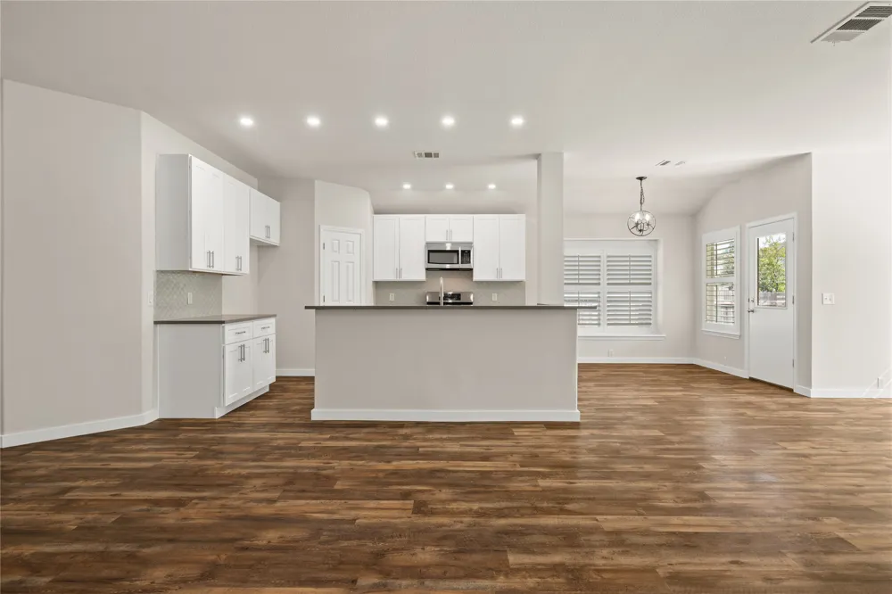 2208 John Tee Drive Cedar Park, TX 78613