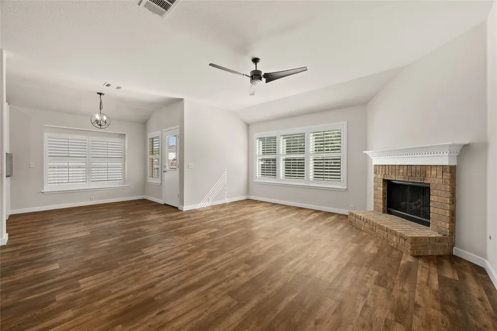 2208 John Tee Drive Cedar Park, TX 78613