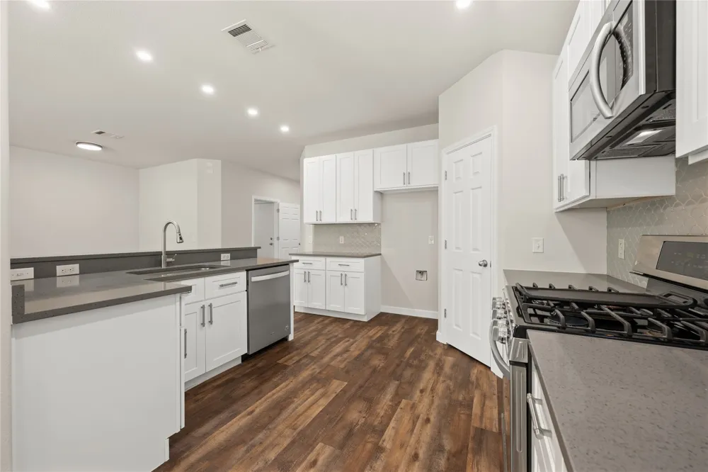 2208 John Tee Drive Cedar Park, TX 78613