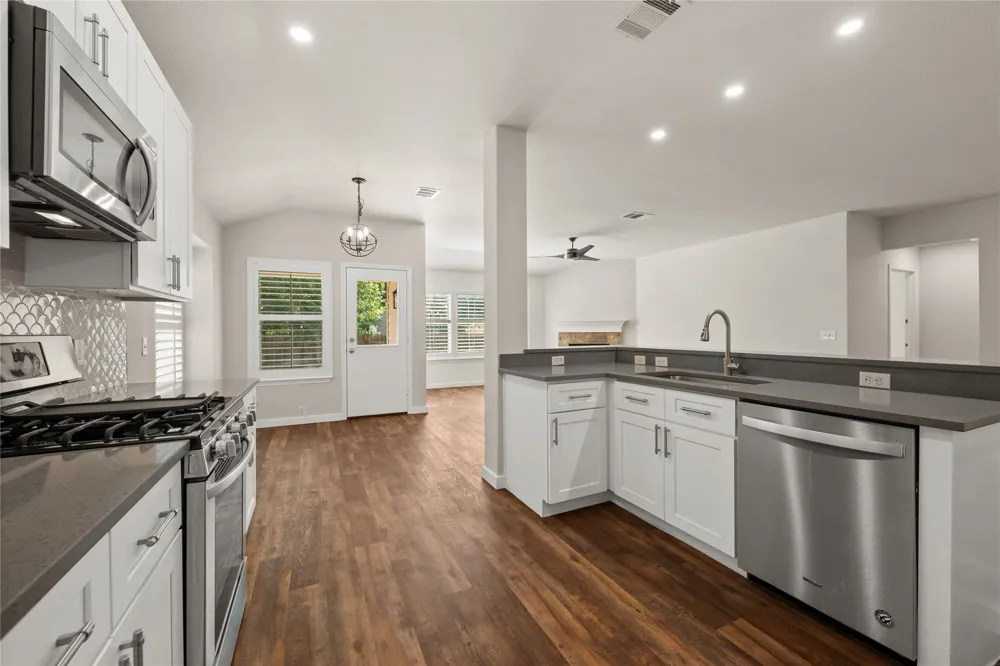 2208 John Tee Drive Cedar Park, TX 78613