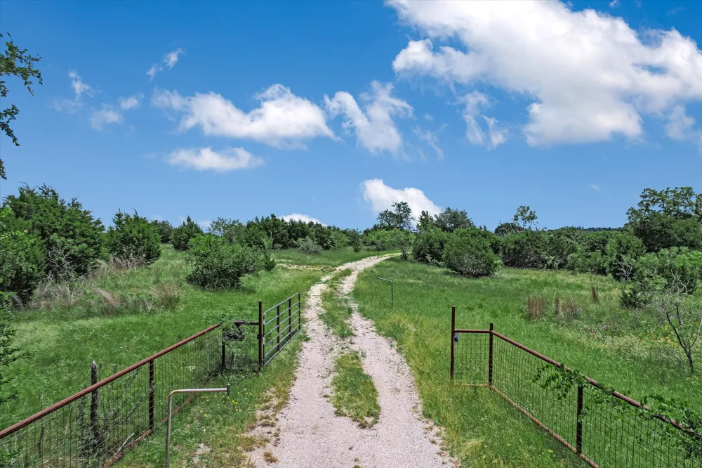 5150 CR 254 Bertram, TX 78605