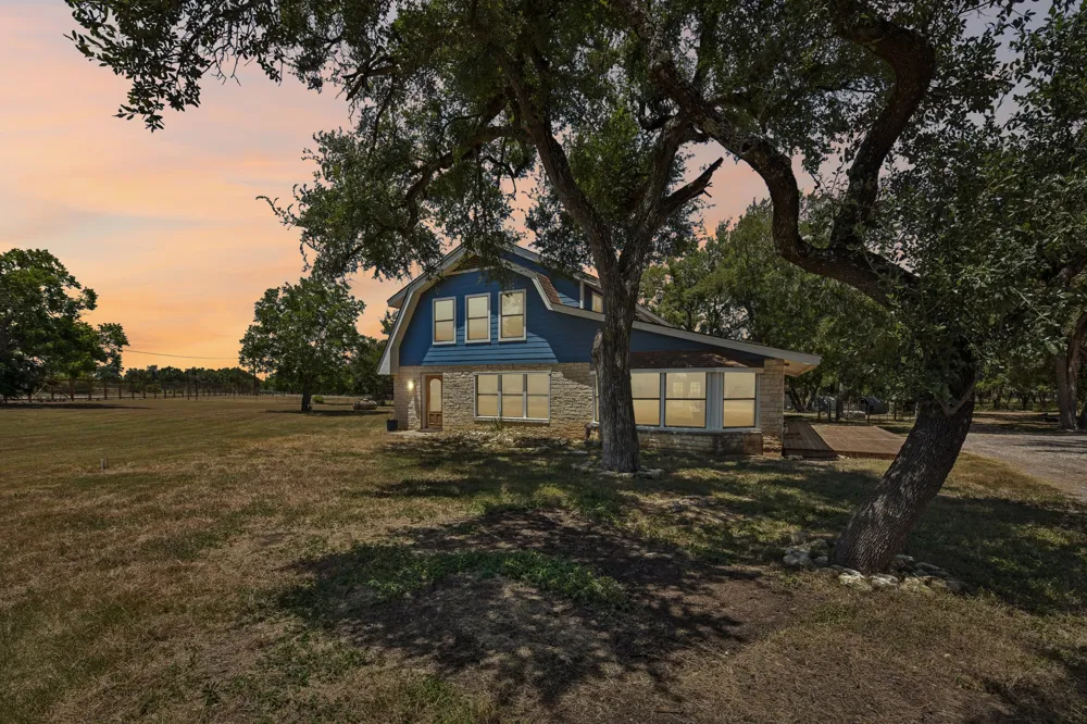 790 Private Road 905 Liberty Hill, TX 78642