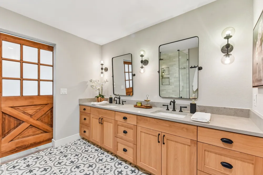 790 Private Road 905 Liberty Hill, TX 78642