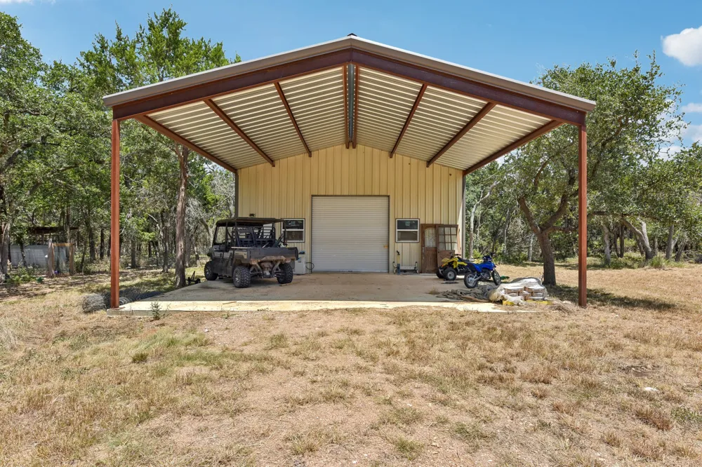 790 Private Road 905 Liberty Hill, TX 78642