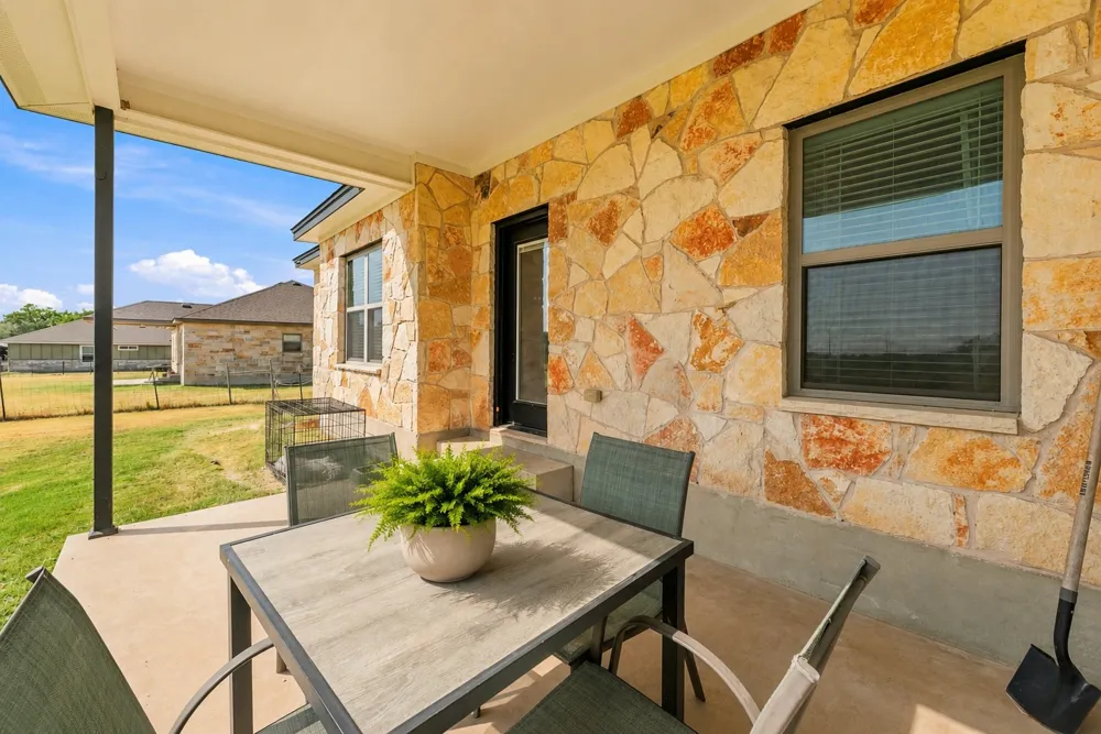 206 Brizendine Avenue Florence, TX 76527
