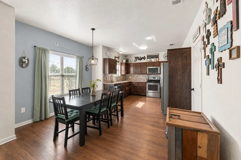 206 Brizendine Avenue Florence, TX 76527
