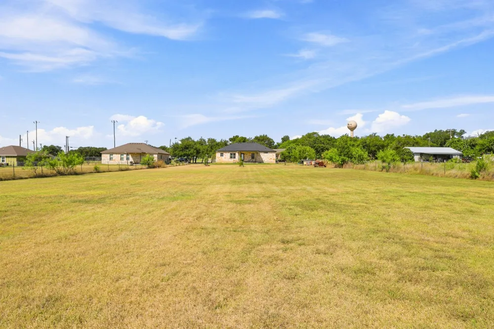 206 Brizendine Avenue Florence, TX 76527