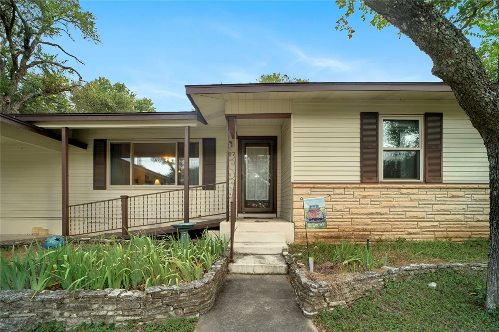107 Mandalay Lane San Marcos, TX 78666