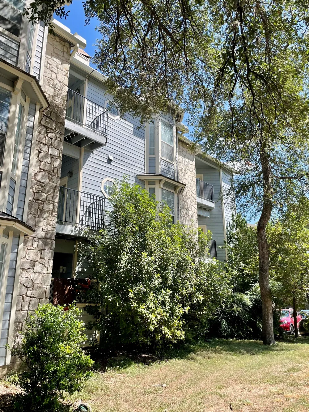 3111 Tom Green Street #302 Austin, TX 78705
