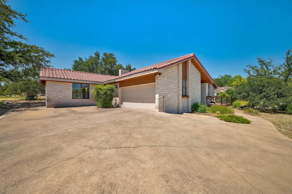 843 Sunfish Street Austin, TX 78734
