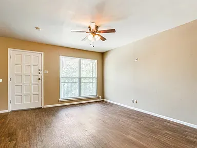 216 LUCAS ST STREET #6 San Antonio, TX 78209
